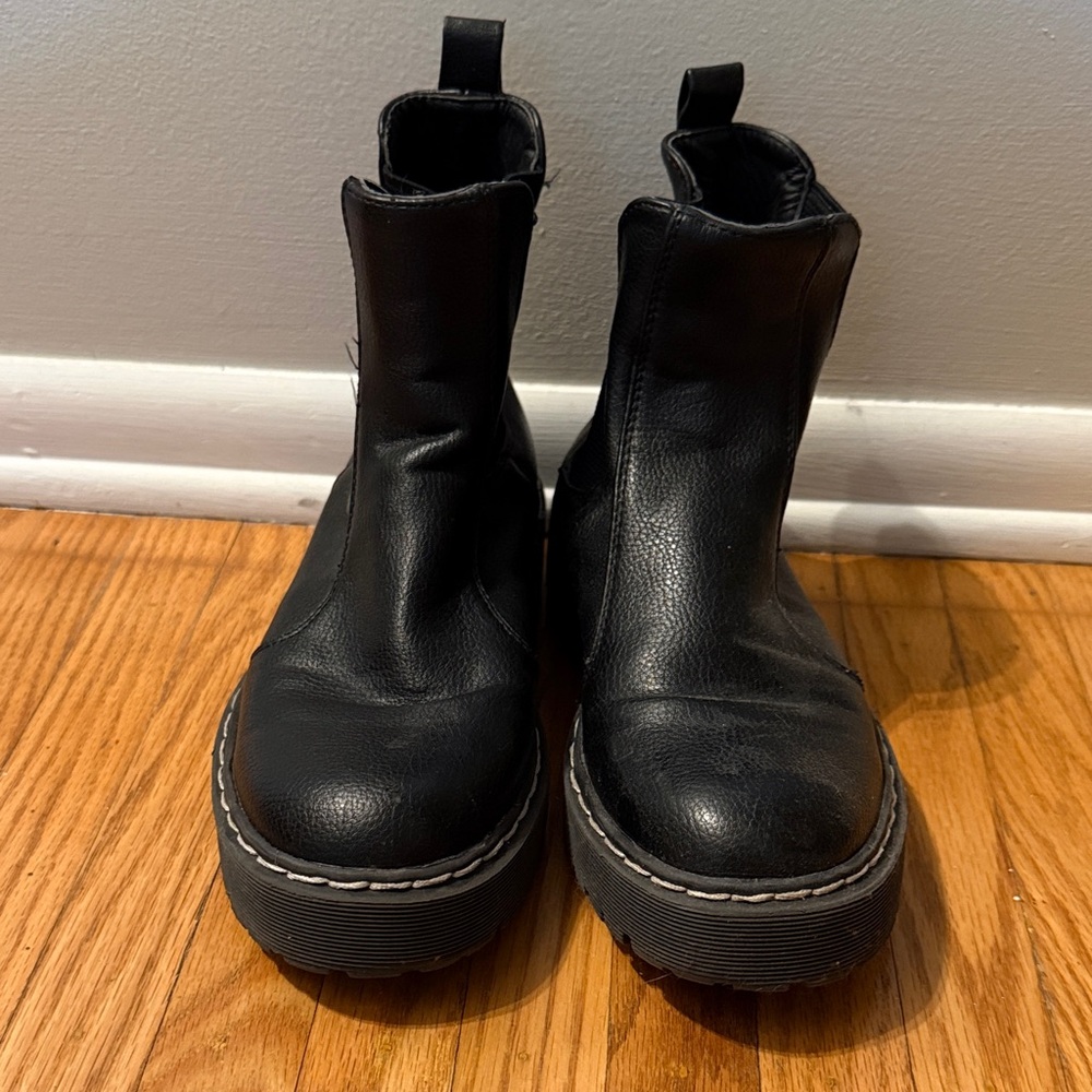 Sincerely Jules Black Chunky Lug Chelsea Boots